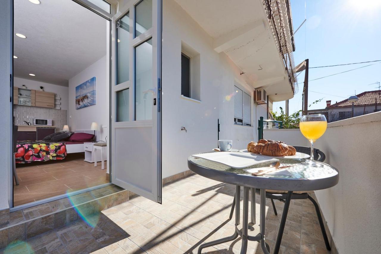 Studio Apartment Bascan Trogir Exterior photo